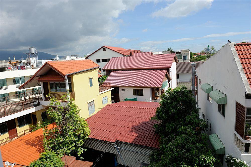 The Britannia Hotel Chiang Mai Exterior foto