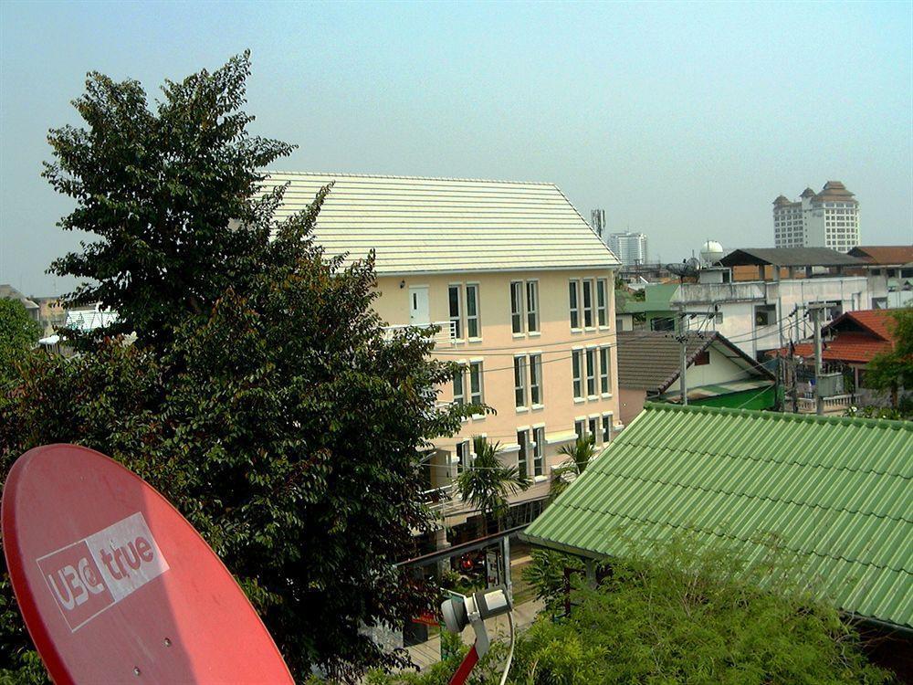 The Britannia Hotel Chiang Mai Exterior foto