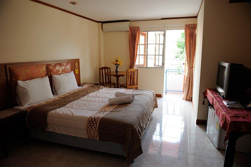 The Britannia Hotel Chiang Mai Exterior foto